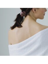 ギンパリ ヒロ トリートメントルーム エム(ginpari HIRO Treatment room M)/えり足・背中シェービング