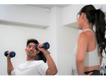 スタジオ ビーアンドジー 関内(studio B/G)/二の腕・バストアップ★