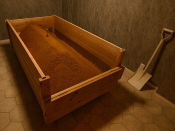 酵素風呂 アンド ヨガスタジオ by エルエムジー(lmg)/お着替え後、酵素風呂ルームへ