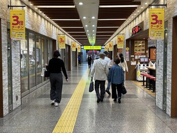 スラッシュ アイ(SLASH eye)/【道案内】2.姫路駅東口改札直進