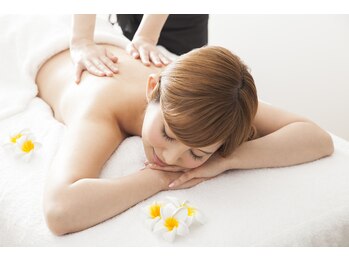 シェービングサロン ファブリス 松坂屋名古屋店(Fabrice)/背中もしっかりケア！