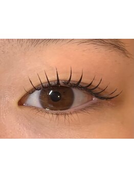 ナチュラル上品な目元にしたい