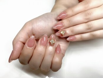 フローリス(Flouriss)の写真/ケアからはじまる美爪づくり♪最後のひと塗りまで《美爪の法則》を徹底☆何度でも眺めたい上品シルエット.+