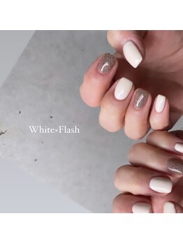 ルート12/ホワイト×フラッシュネイル