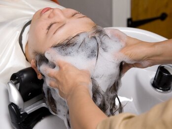 アロマ(A ROMA)の写真/【毎日頑張る皆様へ】自分へのご褒美に癒しのひと時を。ヘッドスパで心身共にリラックス時間♪