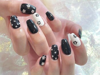 ミイネイル(Me nail)/お花ネイル/ブラックフレンチ