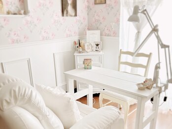 ネイルも個室でゆったり寛げます