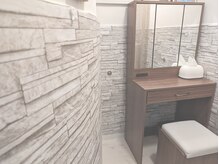 ライム 池袋東口(LIME)/ハーブピーリング｜メイクルーム