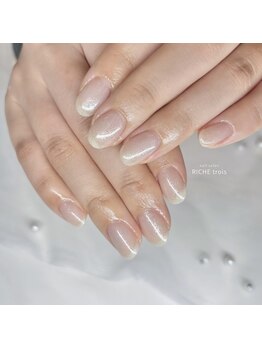 リッシュ トロワ(RICHE trois)/馴染ホワイトカラー