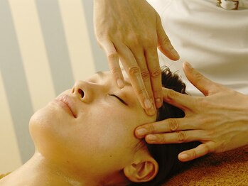 トータルエステティックサロン ガラシャ 梅田店/＜step4-1＞リフトUPマッサージ