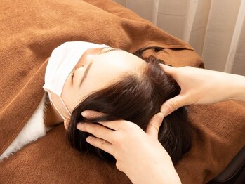 リューズナチュア(Lys Natur)の写真/頭～首肩までのマッサージで、首肩こり・眼精疲労・脳の疲れスッキリ♪お手頃価格◎ドライヘッド60分¥5940