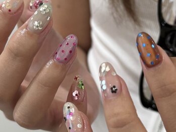 アンワインド ネイルアンドケア(unwind nails&care)の写真/【ワンカラー+パーツ付け放題 初回¥7.700】SNSでバズっている“あのパーツ”もご用意♪組み合わせは自由◎