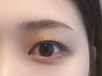 guu.eyesalon 【まつげパーマ ・ 眉毛 サロン】の写真/顔の印象は眉と目で変わる♪似合わせ眉毛&束感まつげパーマでおしゃれ可愛い目元★個室/マツエク対応