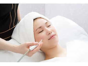 ステラグランデ(Stella grande)/毛穴吸引リンパケア