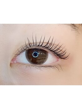 ナチュラル上品な目元にしたい