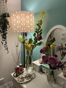 エクラリール(eclat rire)/店内入り口 今月のお花