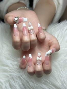 ジュリネイルスタジオ(Julli Nail Studio)/フレンチ・リボンネイルキラキラ