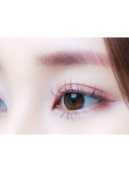 ナチュラル上品な目元にしたい