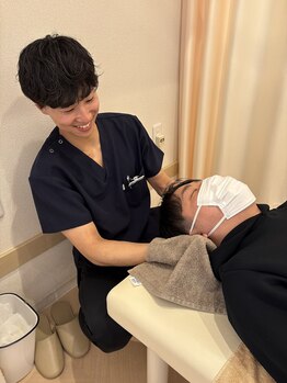 とも芦屋接骨院/施術の風景