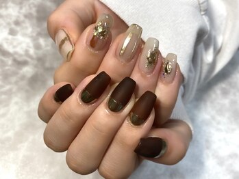 ニコリー(nicolie)/アシメニュアンスネイル