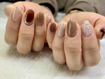 サロンドフォーエイチ(salon de 4H)/艶っとミラーのニュアンスネイル