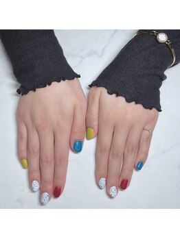 ラドール(La Dhole)/カラフルマットネイル