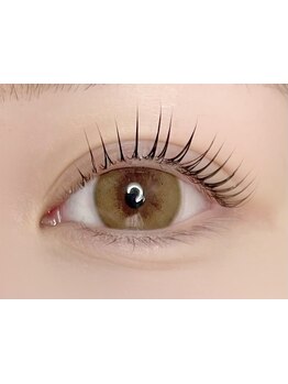 ナチュラル上品な目元にしたい