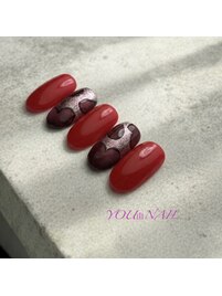 奥行きマグネット×赤ネイル