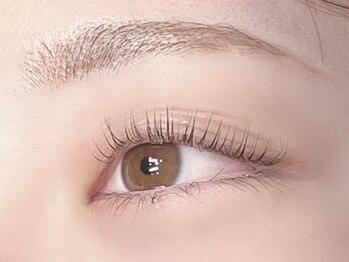 アグ スパアンドビューティ 角田(Agu.)の写真/どの角度から見ても可愛い目元に変身！モテ可愛アイを実現するデザインが自慢のサロンです◎[角田]
