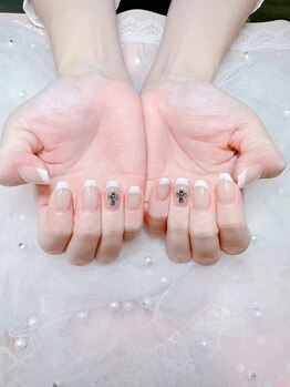 ブリー(Brille)/フレンチネイル