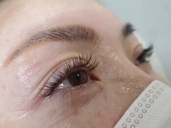 エステルの写真/シンプルなまつ毛パーマ～目元を強調するまつ毛エクステも種類豊富！似合わせまつ毛デザインを叶えます♪