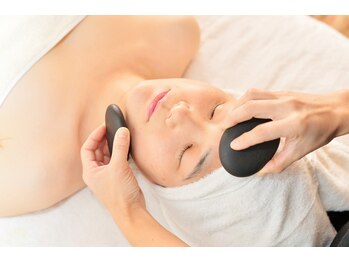 リラクゼーションサロン ムーンシャワー(MoonShower)/ホットストーンフェイシャル