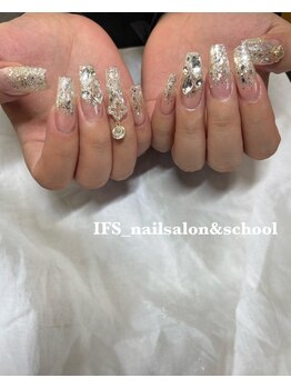 キラキラ パーツネイル