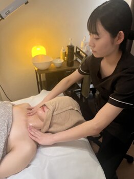 エレナ(Elena)/極上デコルテマッサージ付