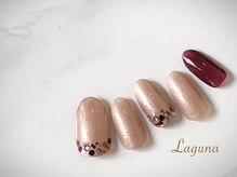 ラグウナ(Laguna)/セピアカラーとホログラム