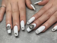 チル(chill.)/白×シルバーパーツ