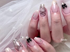 大人ベージュの上品アート