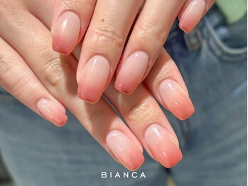 ビアンカ ネイルサロン 大宮店(Bianca)の写真/オフィス向きカラー豊富◎流行りのうるつや系マグネットもご用意アリ◎指先から魅せるネイルはビアンカへ!