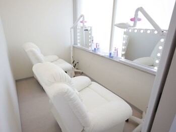 エクシアホワイトニング 西尾店/エクシア西尾店