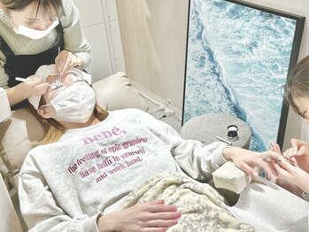 カーム(CALM)の写真/“同時施術”で欲張りに可愛く!品と遊び心のあるネイルと、高コスパな上質まつパで至福のひとときを★