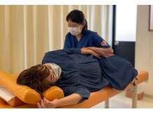 きずな鍼灸整骨院 光の森院/妊娠中の施術は横向きでします