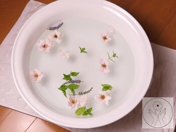 メグ(Meg)/季節のフラワーフットバス