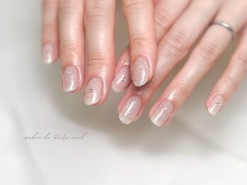 サロンドルリネイル(salon de Ruri nail)の写真/【ご新規様オフ無料★】旬のデザインサンプル多数♪持ち込みOKのアートコースも好評！再現度の高さに感動◎
