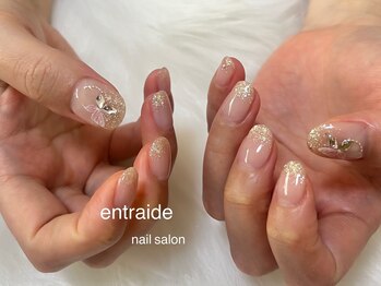 アントレッド(entraide)/きらめき蝶々のうるちゅるネイル