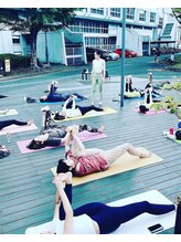 コステミーア(COSTEMIA)/青空ヨガイベント第一回目開催