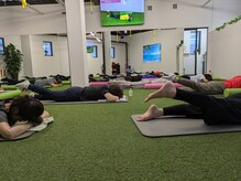 姿勢美メディカルフィットネスの雰囲気(自分の体重を利用した姿勢改善レッスン。カラダが軽くなる◎)