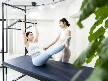 スュクシーピラティススタジオ(Succy pilates studio)の写真/【骨格から始まる美しさ】話題のマシンピラティスで姿勢改善から骨盤矯正に至るまで◎嬉しいマンツーマン！