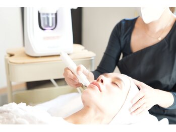 ナチュラル グロウ 木更津(NATURAL GLOW)の写真/【水素ジェット毛穴洗浄×エステ版リジュラン】最新韓国美容リジュランでパール艶肌に◎毛穴/角栓/ニキビ