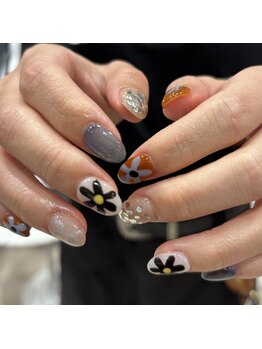 ナンバーネイル 大分中央町店(N° nail)/ユニークなお花デザイン