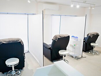 エッジブロウ 恵比寿店(EDGE BROW)の写真/《恵比寿最安値☆高評価》 メンズ眉毛ワックス￥3900円★自己処理の煩わしさから卒業[眉毛/眉毛サロン]